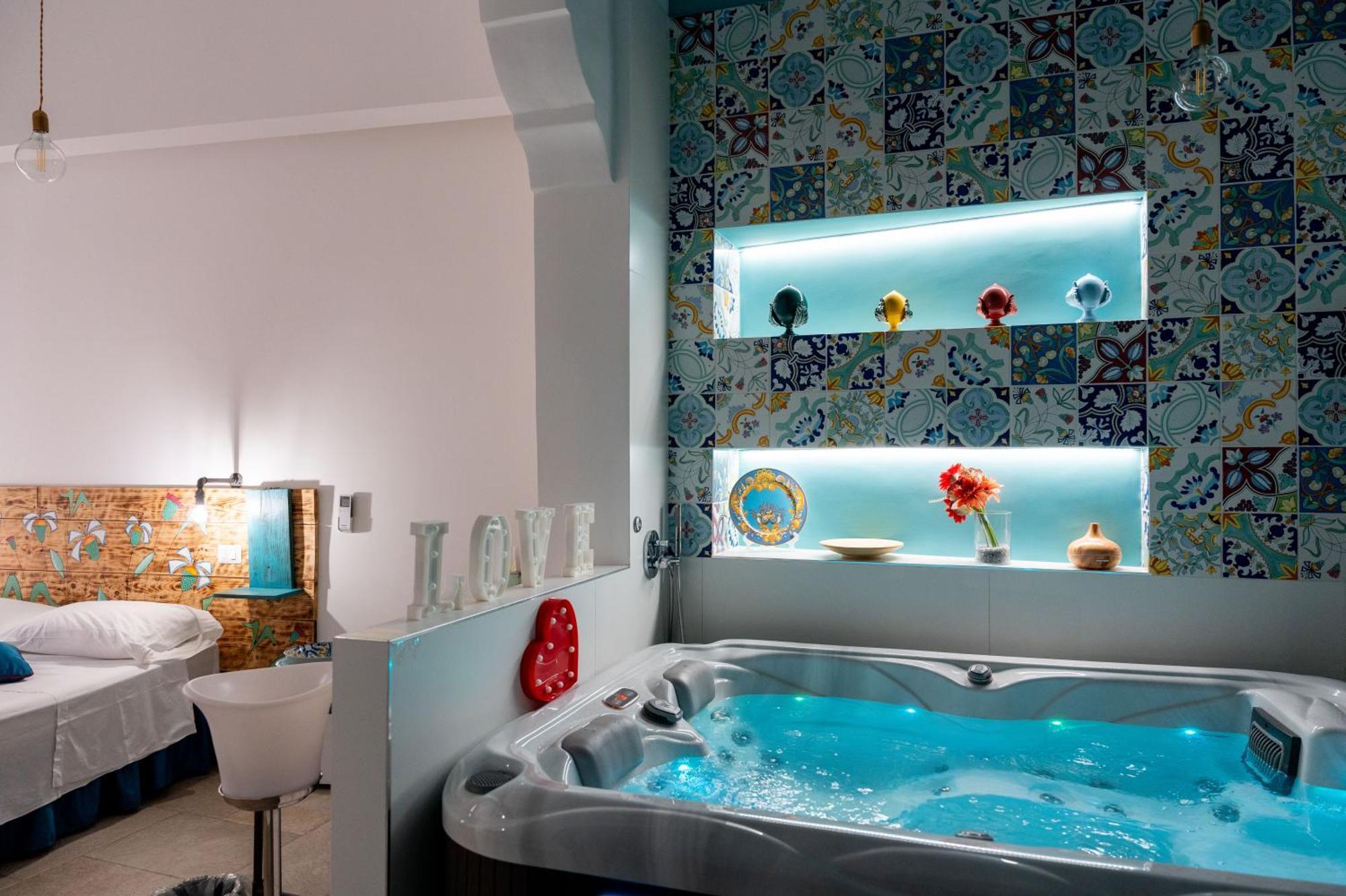 Palazzo Nicolaus Del Borgo Antico Bed & Breakfast Bari Exterior foto