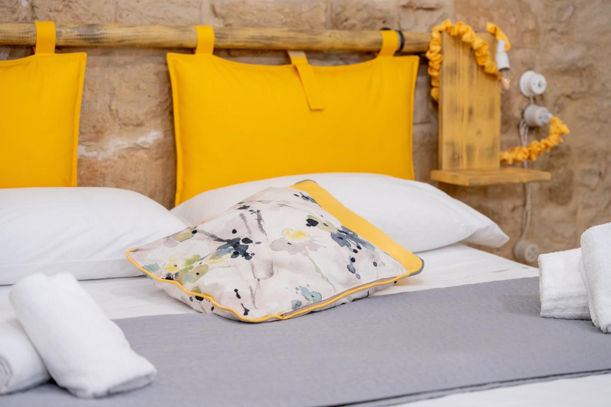Palazzo Nicolaus Del Borgo Antico Bed & Breakfast Bari Exterior foto