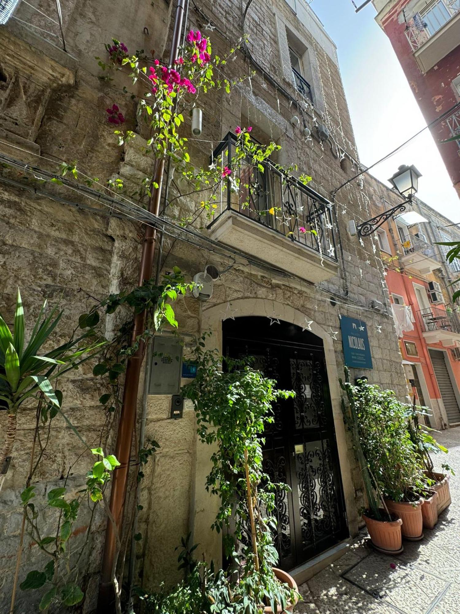 Palazzo Nicolaus Del Borgo Antico Bed & Breakfast Bari Exterior foto